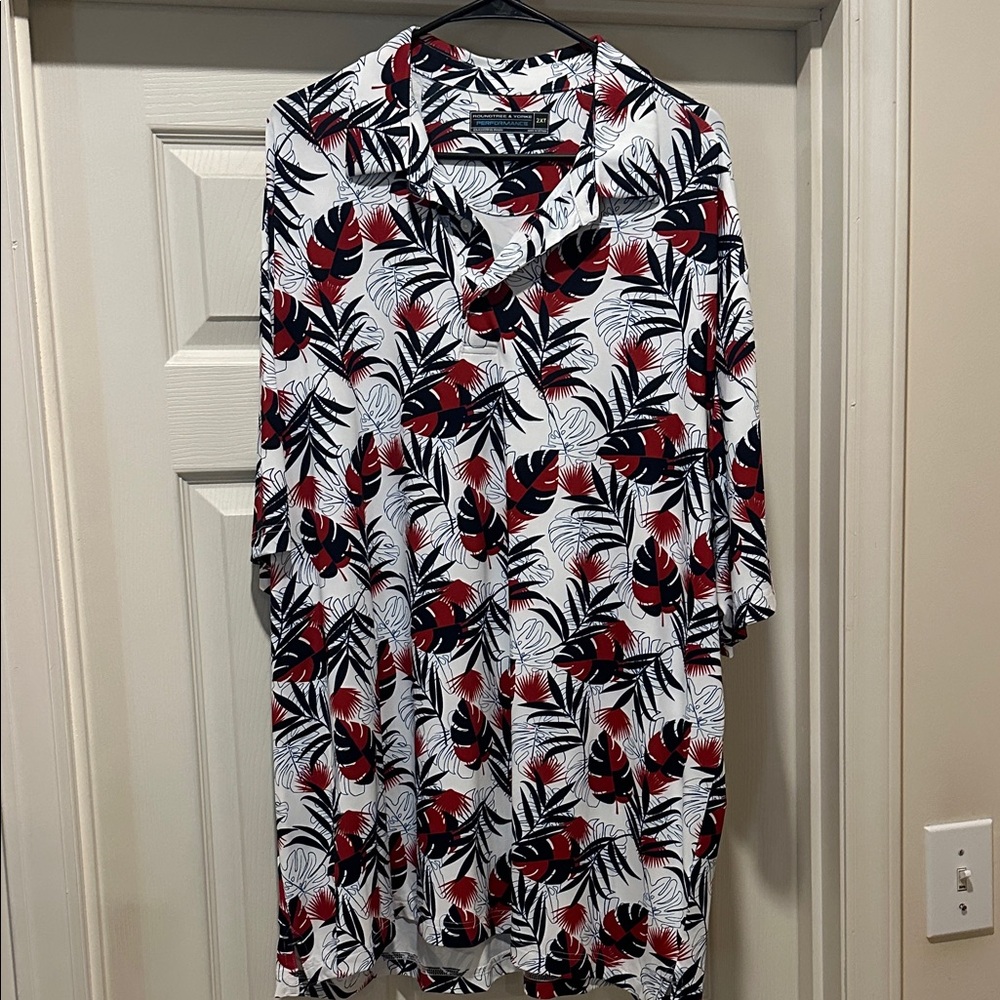 Roundtree & Yorke Red and Black Leaf Print Shirt